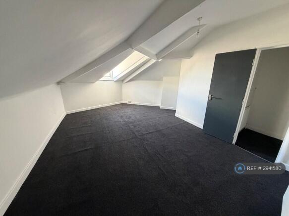 1 bed Flat to rent Image 4