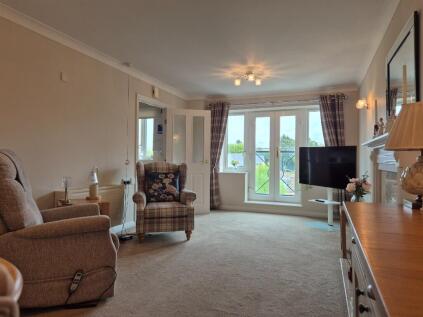 39 Brook Court, Burcot Lane, Bromsgrove, Worcs, B60 1AD