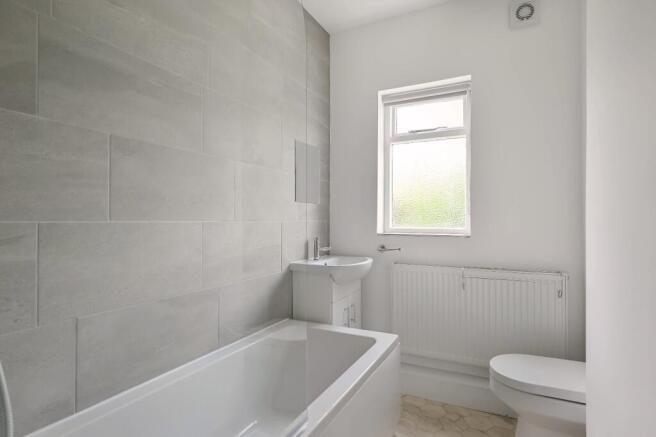 3 bed Terraced to rent Image 9