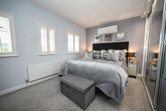4 bed Detached for sale Image 10