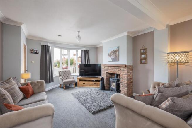 3 bed Semi-Detached for sale Image 6
