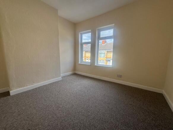 2 bed Terraced to rent Image 5