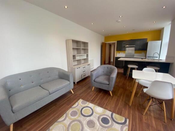 1 bed Apartment to rent Image 4
