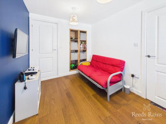 5 bed Detached for sale Image 12