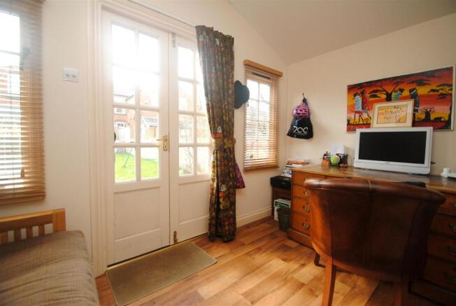 Summer House 1.JPG