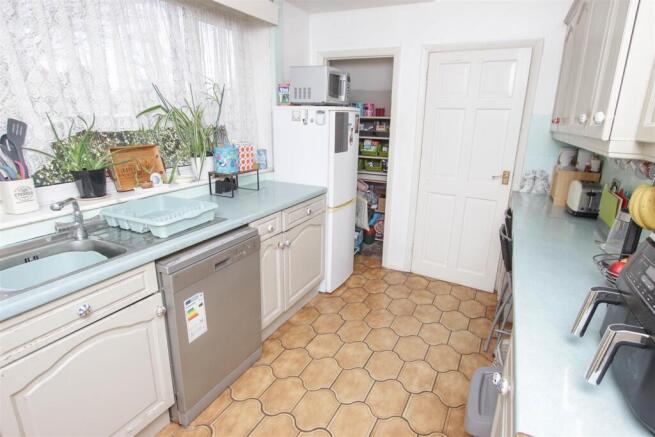 3 bed Town House for sale Image 4