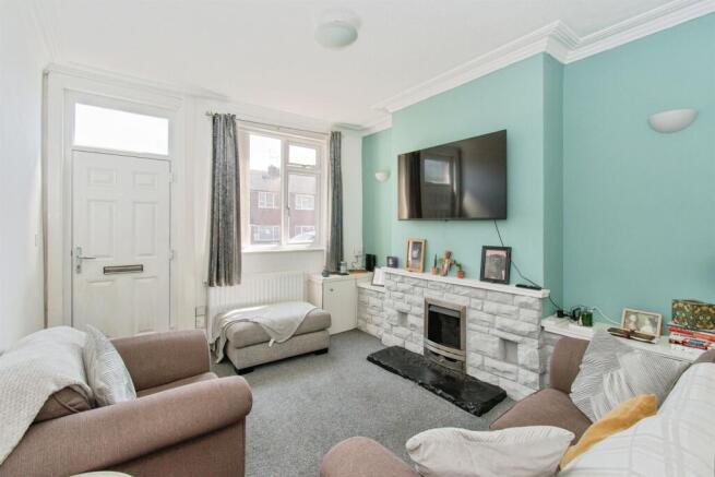 2 bed Terraced for sale Image 5
