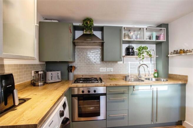 2 bed Flat for sale Image 6