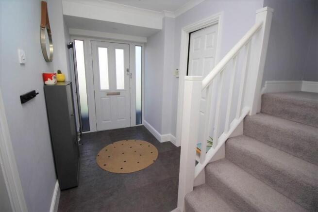 13 Briars Close (14).JPG