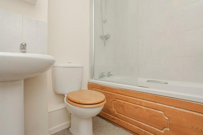 13 Marriot Close (13).jpg