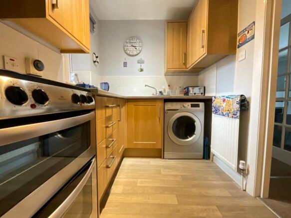2 bed Apartment for sale Image 9