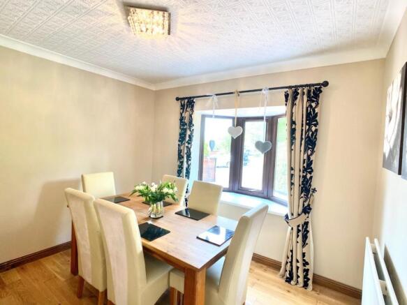 dining room 9.jpg