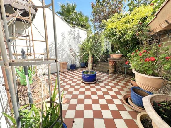 Rear Courtyard Town Garden