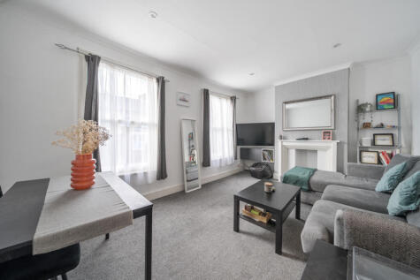 Henslowe Road, East Dulwich, London, SE22