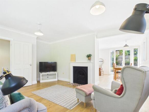 St. Georges Close, Highcliffe, Dorset, BH23 photo 4