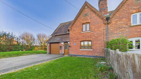 Pickles Close, Upper Pollicott, Ashendon, Aylesbury, Buckinghamshire
