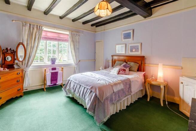 8471382-interior25.jpg