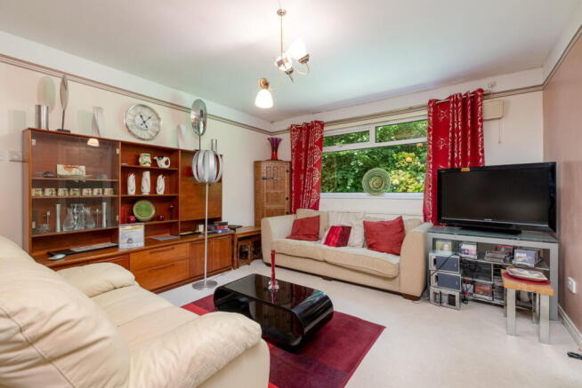 5 bed Detached for sale Image 11