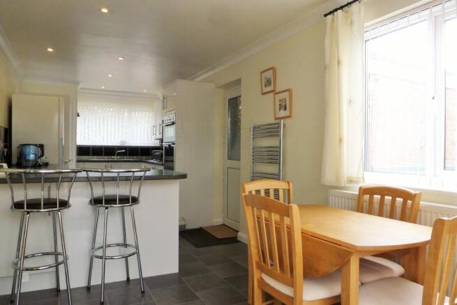 Kitchen/Breakfast...