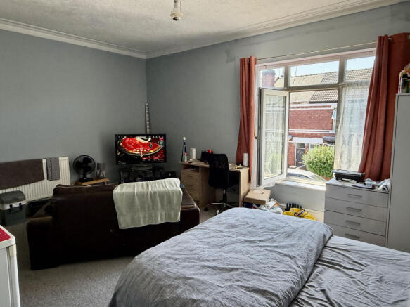 6 bed House of Multiple Occupation for sale Image 7