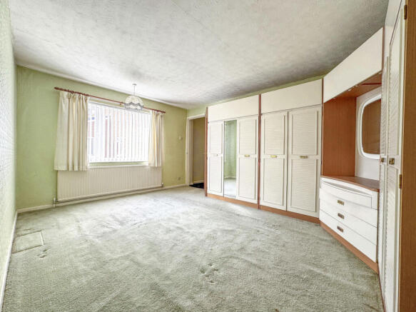 4 bed Semi-Detached for sale Image 7