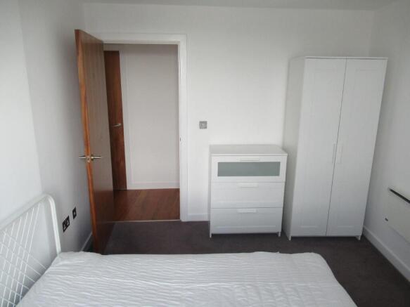 2 bed Apartment to rent Image 9