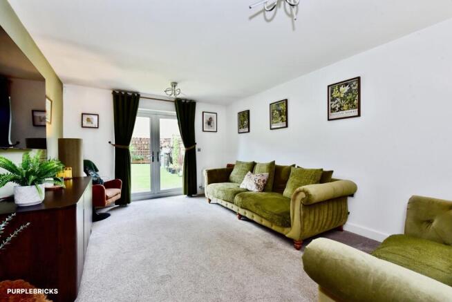 4 bed Semi-Detached for sale Image 8