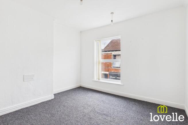 3 bed Terraced to rent Image 5