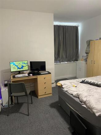 Bedroom 2.JPG