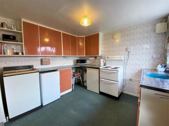 Kitchen Aspect Two 741