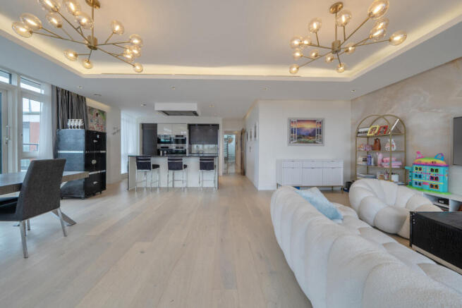 1404407-7-697762c...