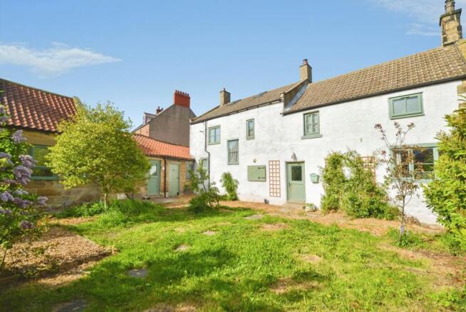 7 bed Link Detached House for sale Image 9