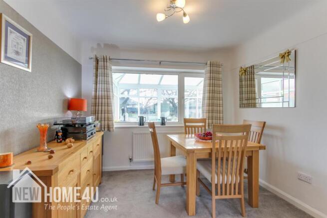 DINING ROOM: