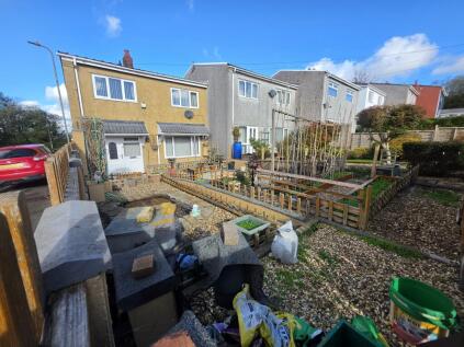 Pen-y-caeau Court, Pantside, Caerphilly County Borough