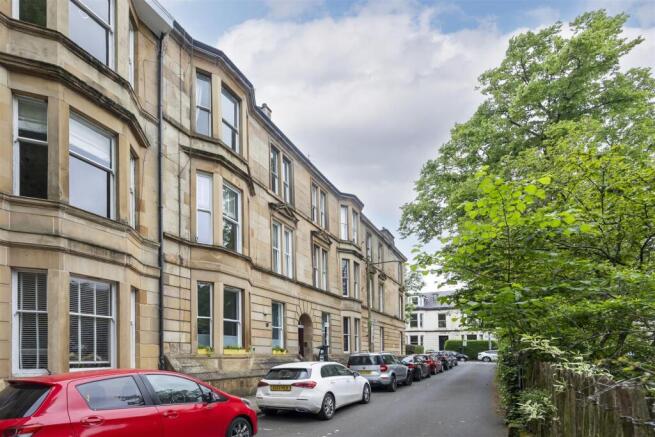 2-2_9_HOLYROOD_QUAD_GLASGOW_001.JPG