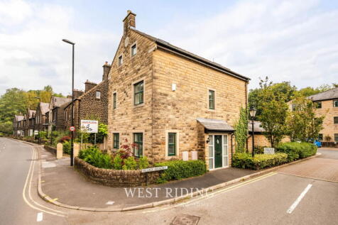 High Street, Uppermill, Saddleworth