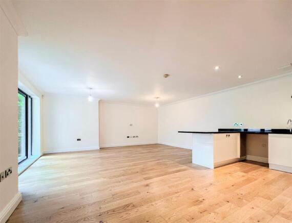 Lounge/Kitchen