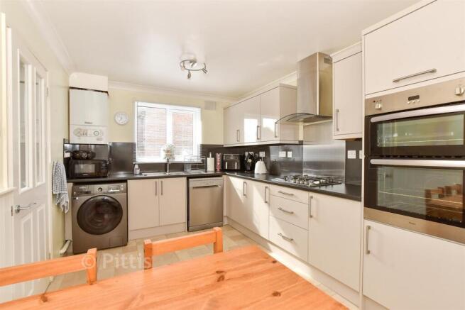 Kitchen/ Dining Room