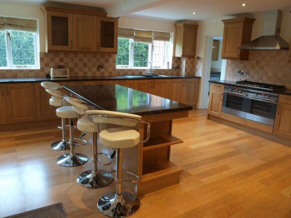 Modern Fitted...