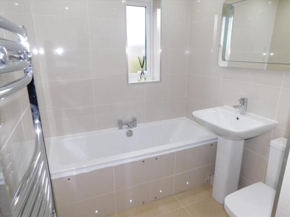 FAMILY BATHOOM