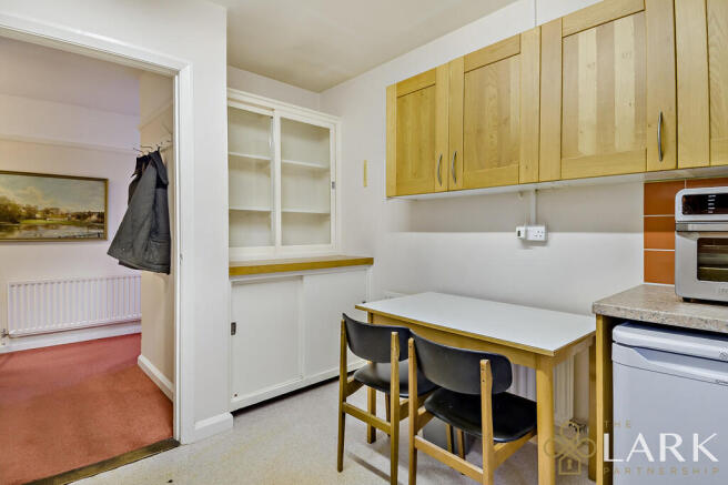 8676980-interior2...
