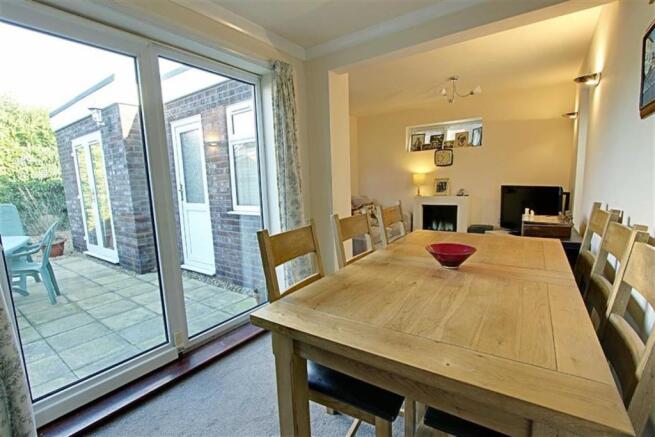 Dining room/sitting 