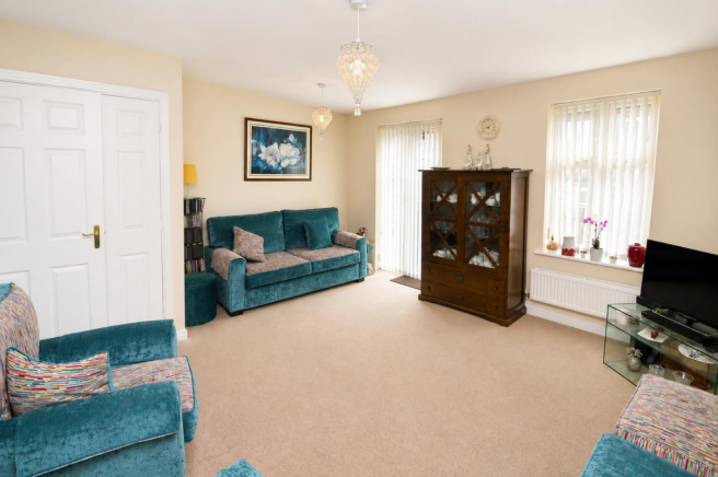 3 bed Semi-Detached for sale Image 6