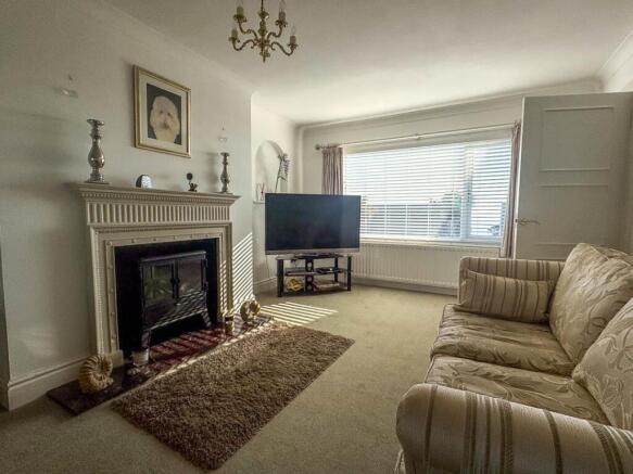 41 Howe Road, Onchan (12).jpg