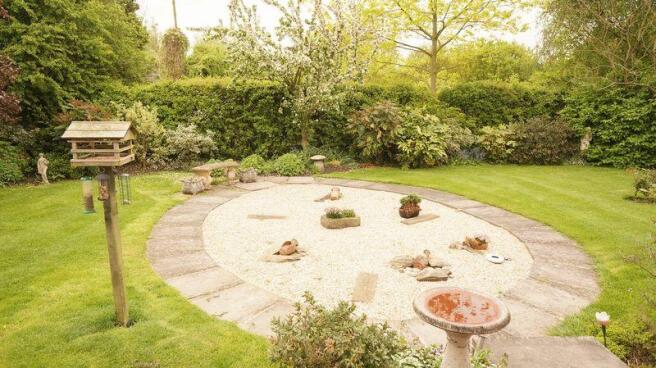 Rear Gardens (5)