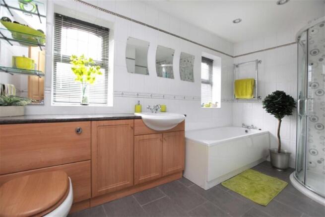 FAMILY BATHROOM