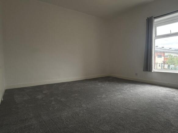 Main bedroom2