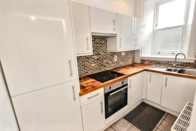 3 - Kitchen.jpg