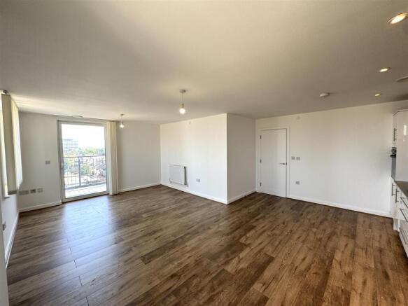 Living Area pic 4.jpeg