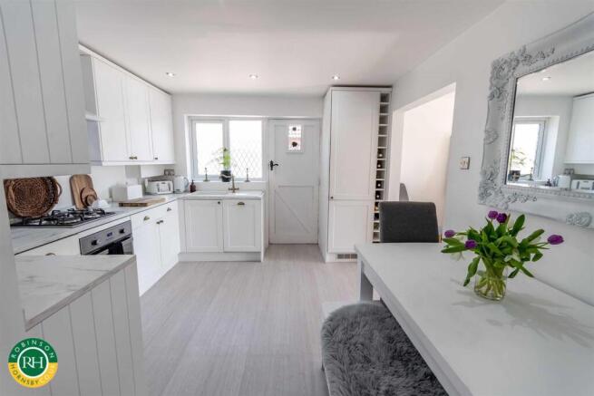 3 bed House for sale Image 6